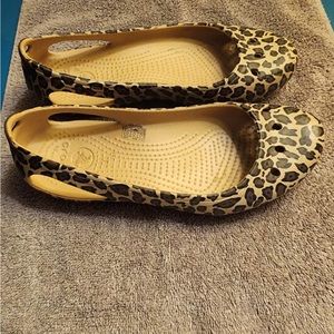 Crocs Flats Size 8W, Cheetah Print